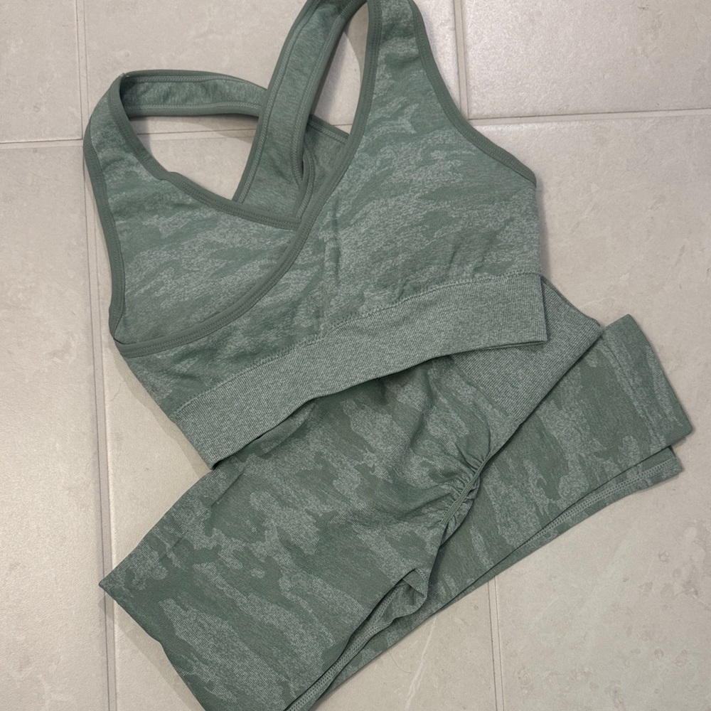Green Camouflage Sports Bra and Leggings Set